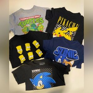 5 GRAPHIC TEES Kids size SMALL